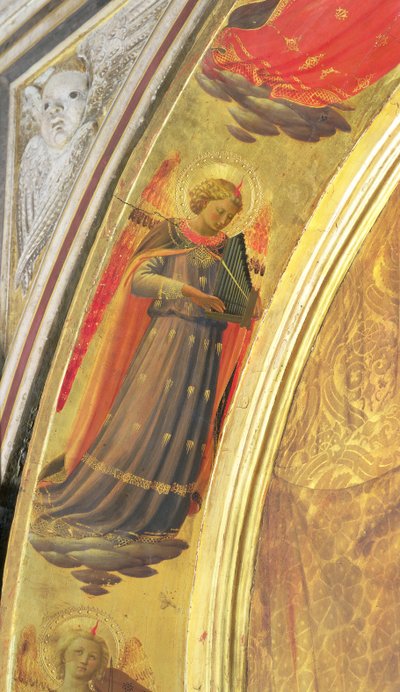 Detail van de zijkant van het Linaivoli Drieluik met een engel die een draagbaar orgel vasthoudt, 1433 door Fra Angelico